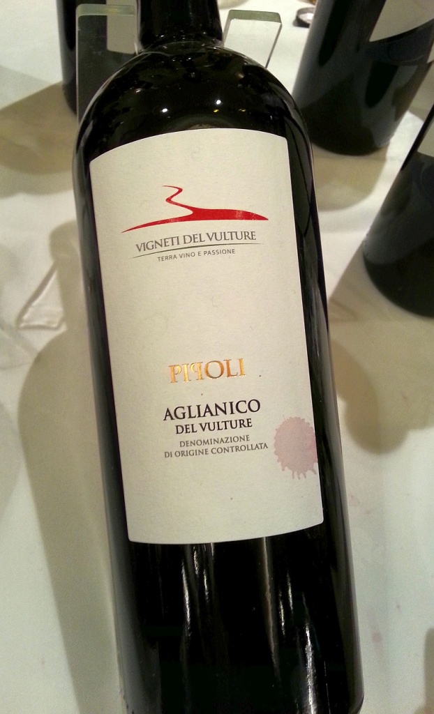 Farnese Vini Pipoli Aglianico del Vulture 2012