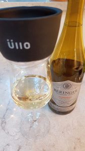 Testing the Üllo Wine Purifier with Beringer Founders Estate Chardonnay