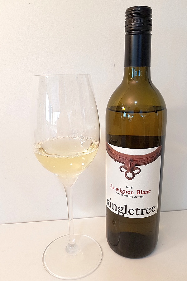 Singletree Sauvignon Blanc 2018 with wine in glass