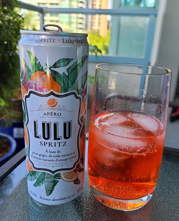 LULU Spritz on ice on the patio