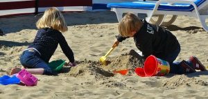 Children playing (Image by cocoparisienne from Pixabay)