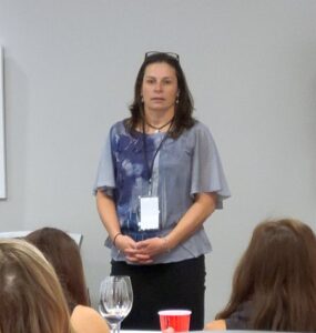 Red Rooster Winery Winemaker Elaine Vickers