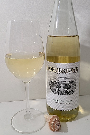 Bordertown Vineyards & Estate Winery Gruner Veltliner 2018