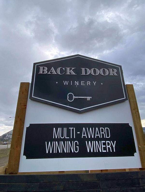 Back Door Winery sign