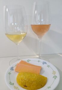 Cheddar cheese and Columbian empanadas pairing with Rose and Chardonnay wines