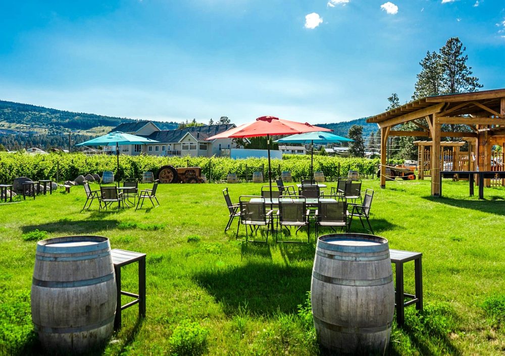 Kalala Organic Estate Winery tasting area outside